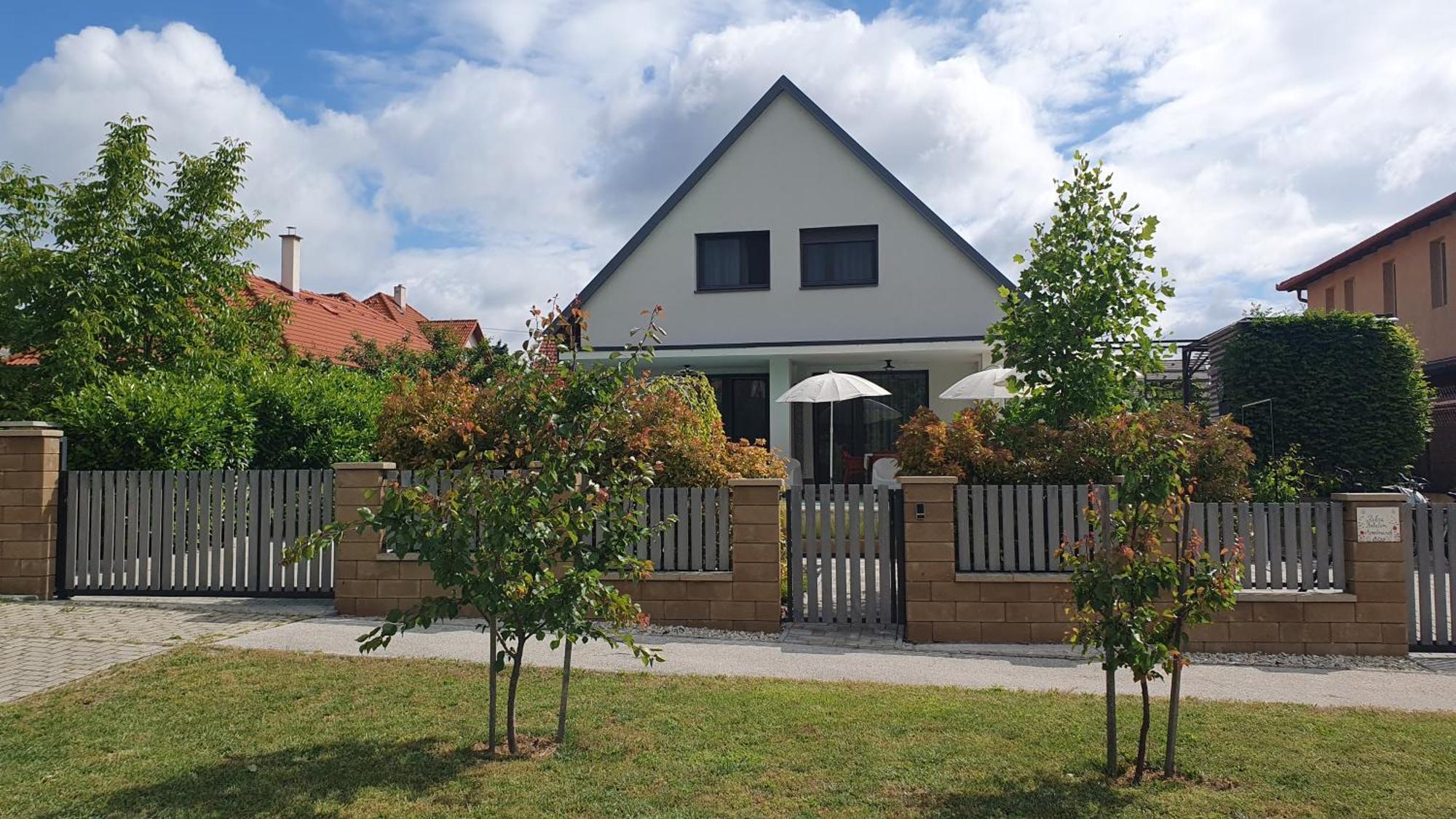 Relax Balaton Apartmanok Balatonfüred Buitenkant foto