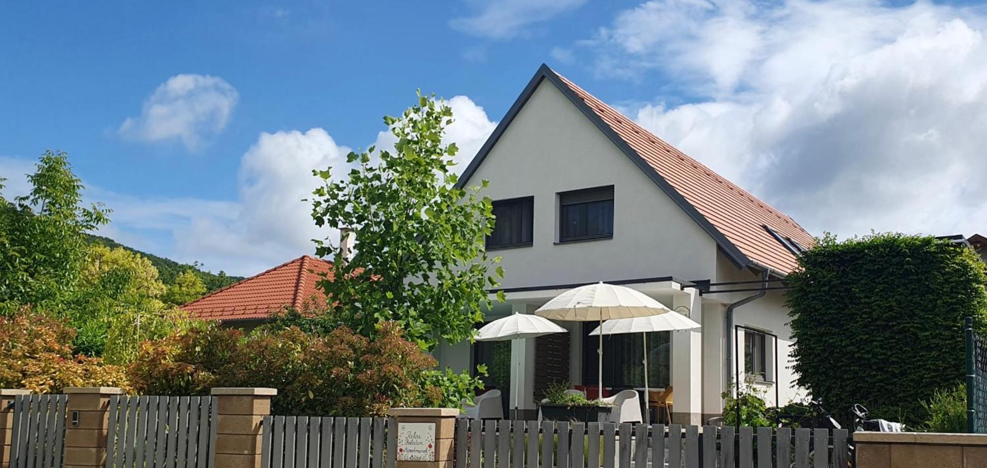Relax Balaton Apartmanok Balatonfüred Buitenkant foto