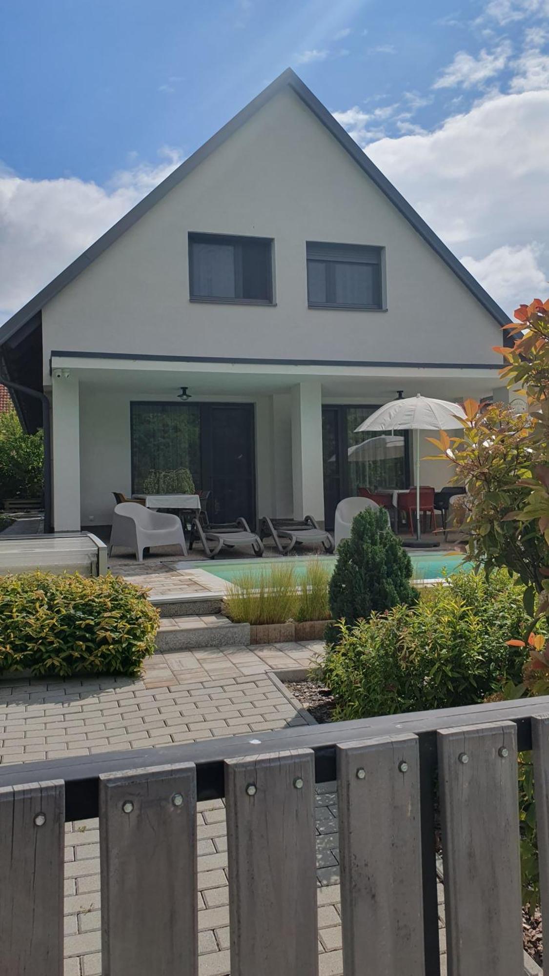 Relax Balaton Apartmanok Balatonfüred Buitenkant foto